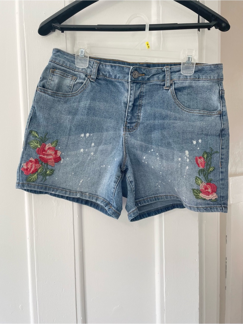 Earl Jeans Women’s 14 Denim Shorts Red Pink Floral Embroidery Bleach Splatter